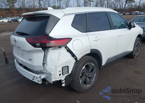 2025 Nissan Rogue Sv Intelligent Awd z USA, uszkodzony, nr VIN 5N1BT3BB7SC832464